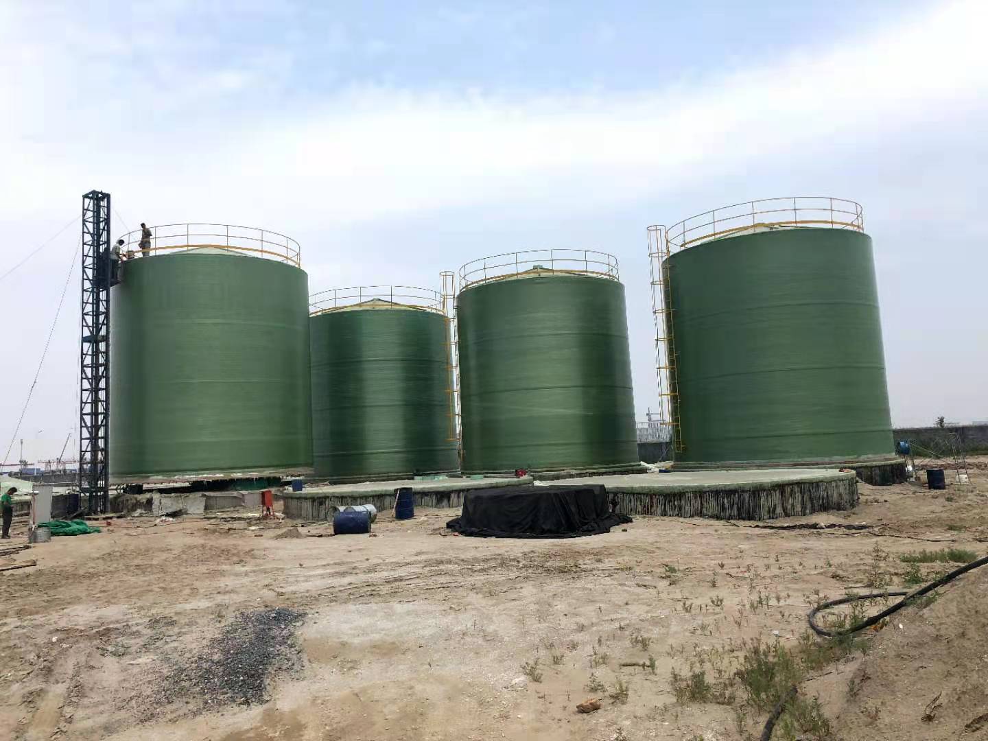 玻璃鋼儲(chǔ)存罐